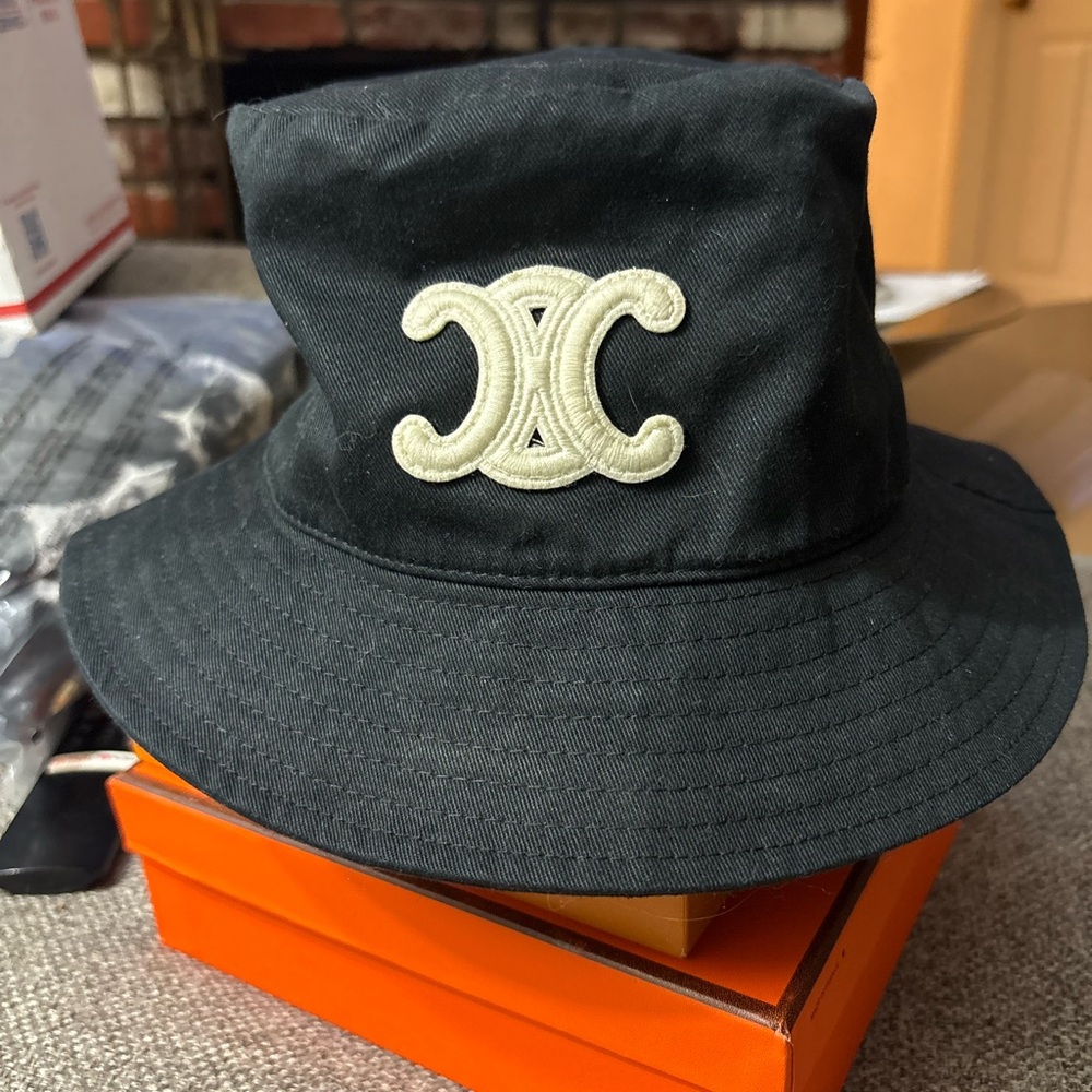 Celine black Hat with White BOB WITH TRIOMPHE PATCH IN COTTON GABARDINE - Picture 10 of 12